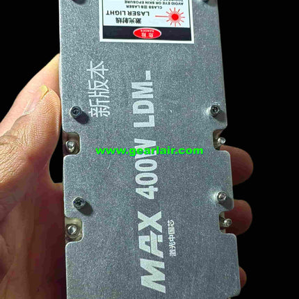 The MAX 400W laser pump is equipped with an armored SMA905 connector and a water-cooled plate.