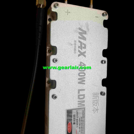The MAX 400W laser pump is equipped with an armored SMA905 connector and a water-cooled plate.
