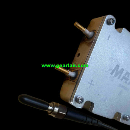 The MAX 400W laser pump is equipped with an armored SMA905 connector and a water-cooled plate.