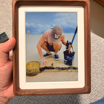 Aone S3 7.09" High DPI Color E-Ink Photo Frame | Solid Walnut Wood Digital Picture Frame, ESP32-S3, WiFi & Bluetooth Image Transfer