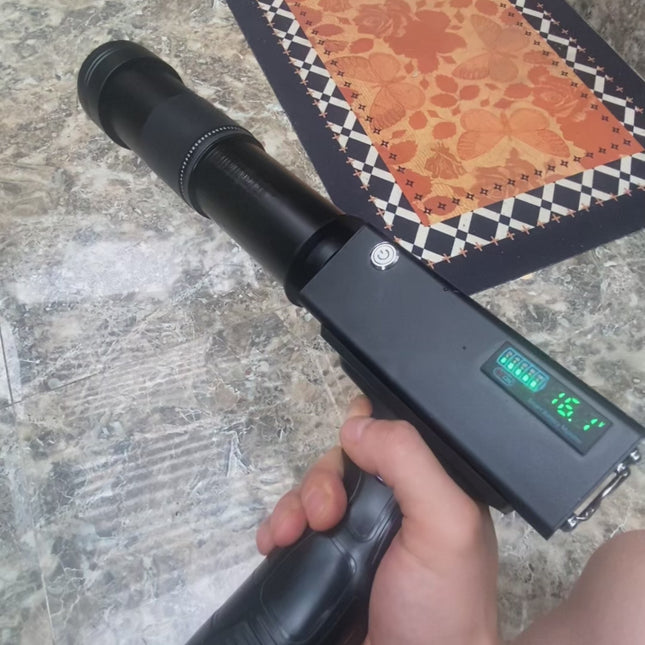BOWK-I-130W laser pointer with black aluminum casing, built-in temperature protection fan for heat dissipation, removable battery, 50x zoom lens, Samsung 30Q battery