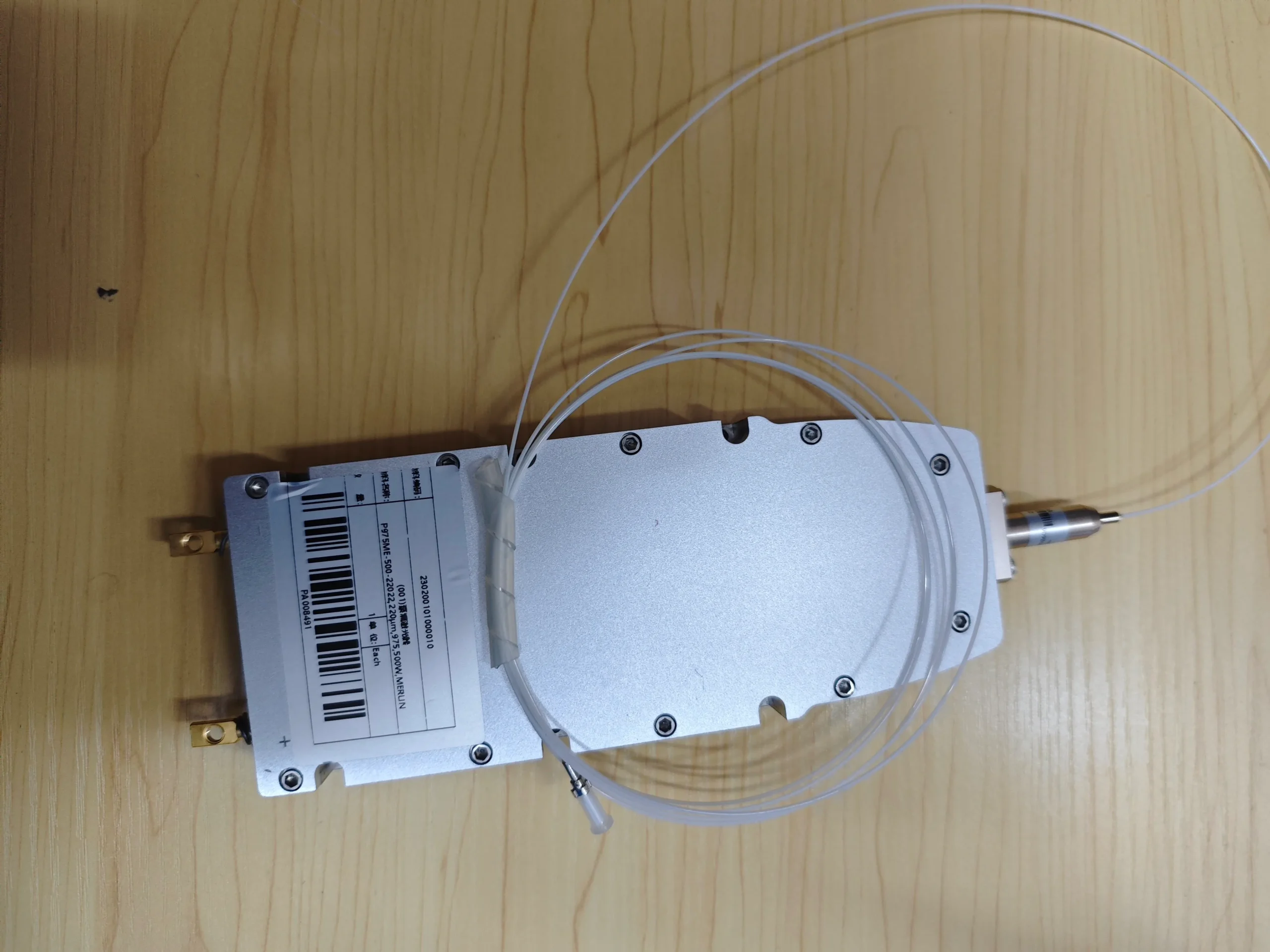 主图1 High-Power 500W Laser System with Ultra-Fast Laser Head for Industrial Applications - Image 1