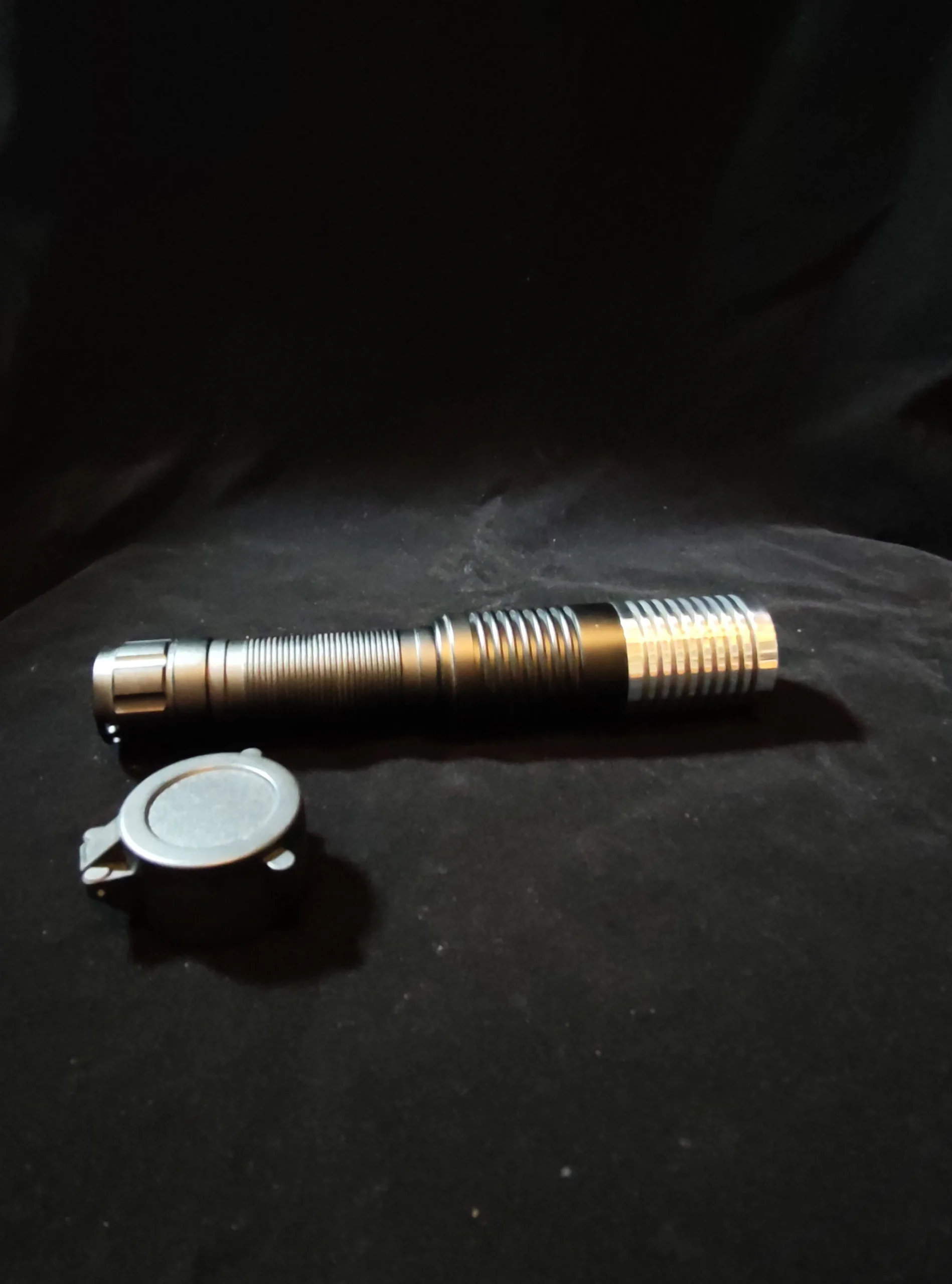 主图4 Outdoor High-Intensity Laser Dazzler – Long-Range Beam Projector for Demos & Visibility - Image 1